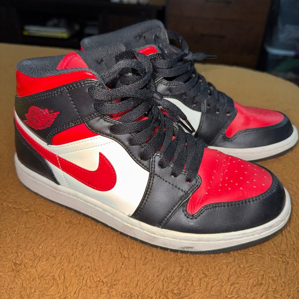 Nike Air Jordan 1 Mid Bred Toe Black Red White Sneakers Men’s 8.5
